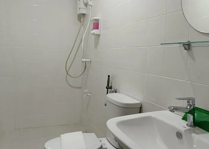 Northomes By Hiverooms Hotel *